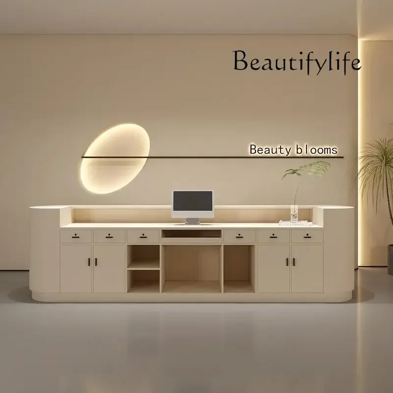 Luxury Skincare News - 新しいSウォームカラースタイル美容・スキンケアストアバーテーブルシンプル衣料品店ペイントレジ係ライトラグジュアリーファッション受付D