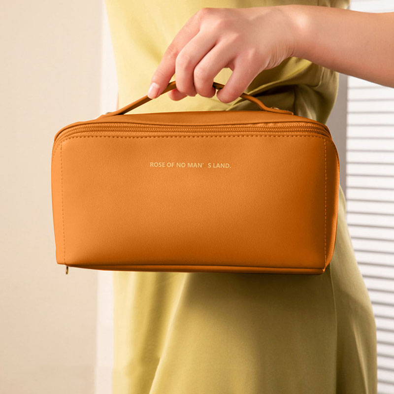 女性用高級メイクアップオーガナイザー、トイレタリーキットバッ - Luxury Skincare Organizer のレビューと価格